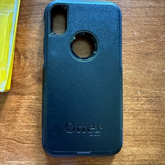OtterBox Commuter series case. Apple iPhone X/XS Black. - Picture 4 of 7